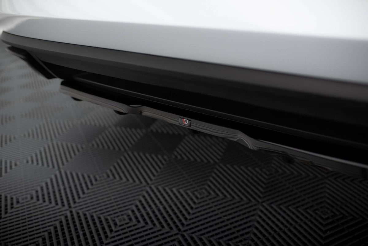 Maxton Design bakdiffuser montert på Skoda Kodiaq RS, skrå vinkel