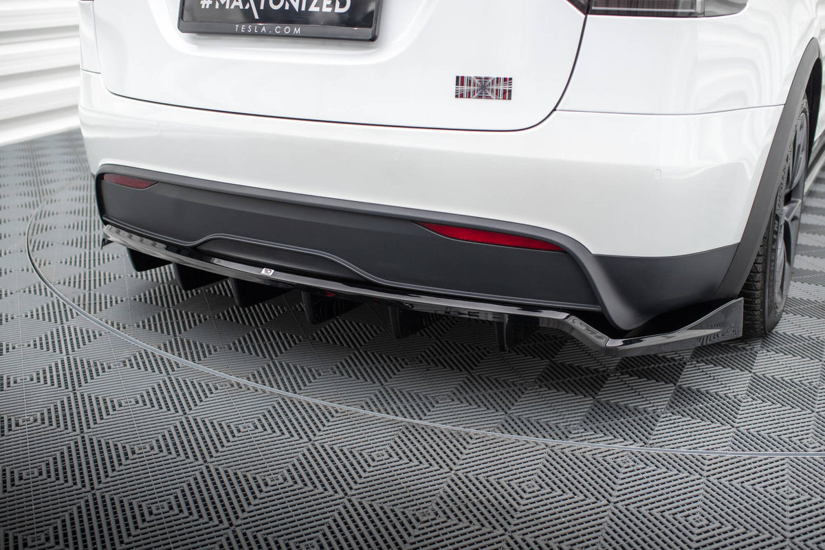 Diffuser med vertikale stenger for Tesla Model X Facelift, sett bakfra