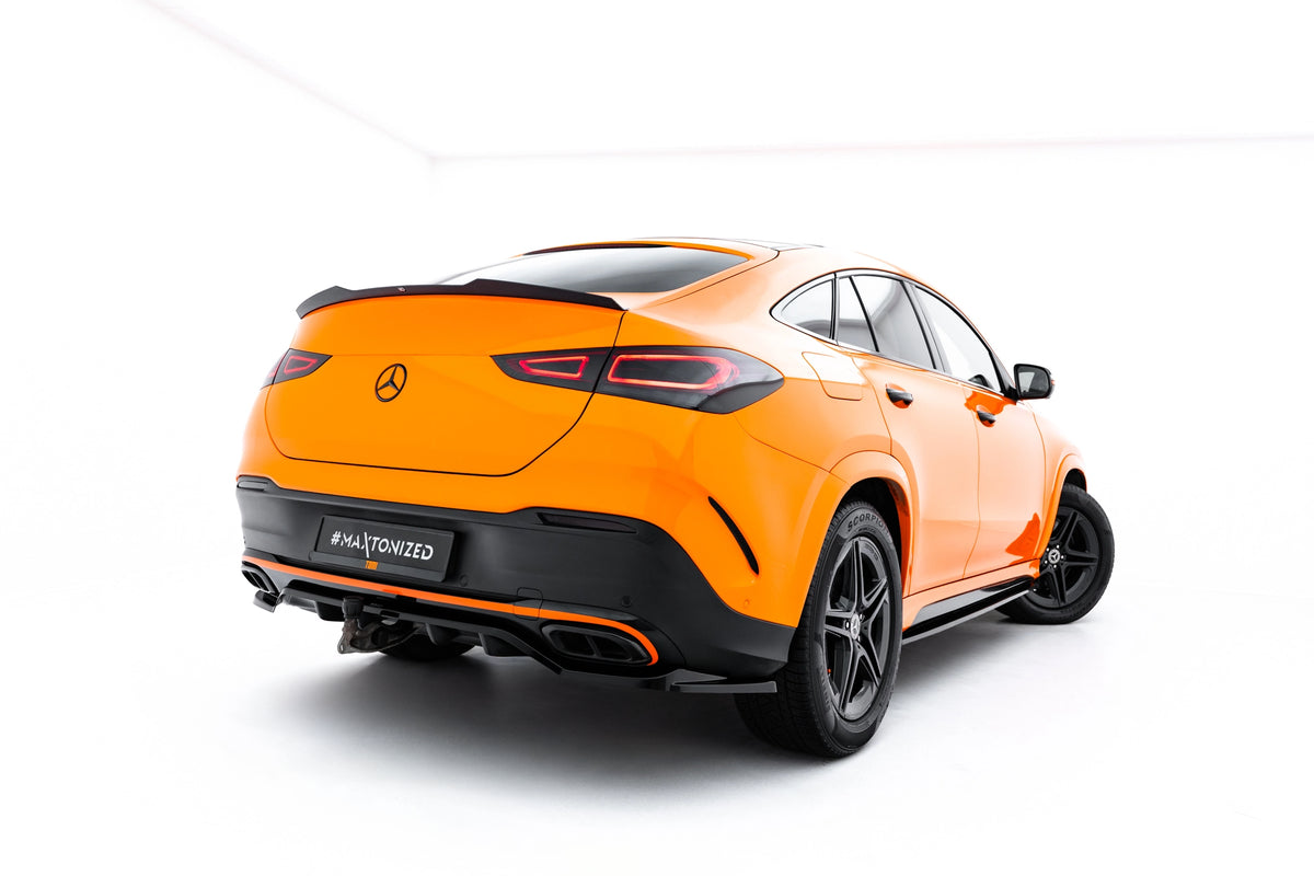 Bakre splitter med vertikale stag montert på Mercedes GLE Coupe C167