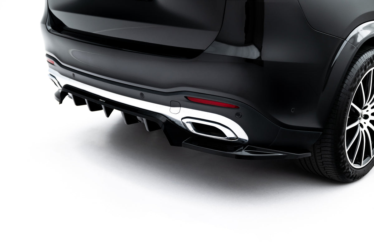 Nærbilde av vertikale ribber på baksplitter til Mercedes GLS AMG-Line X167