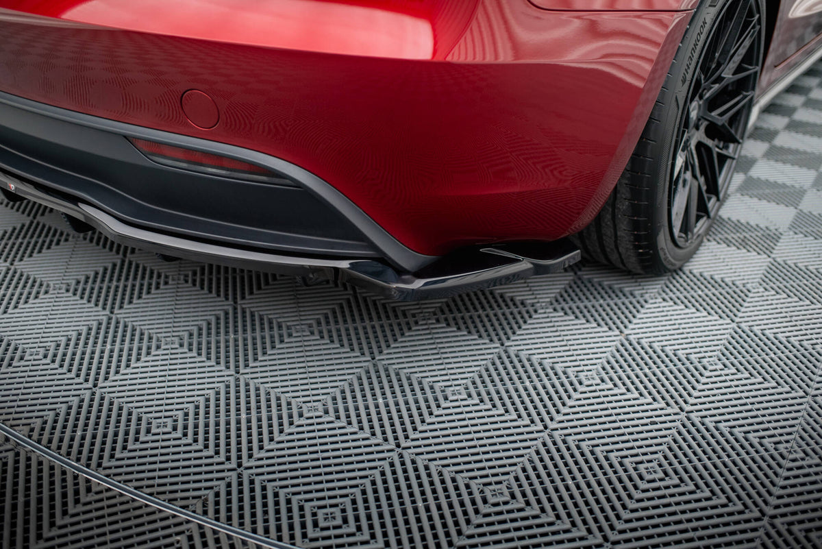 Detaljbilde av tekstur og overflate på V.2 diffuser tilpasset Tesla Model 3 Highland Facelift