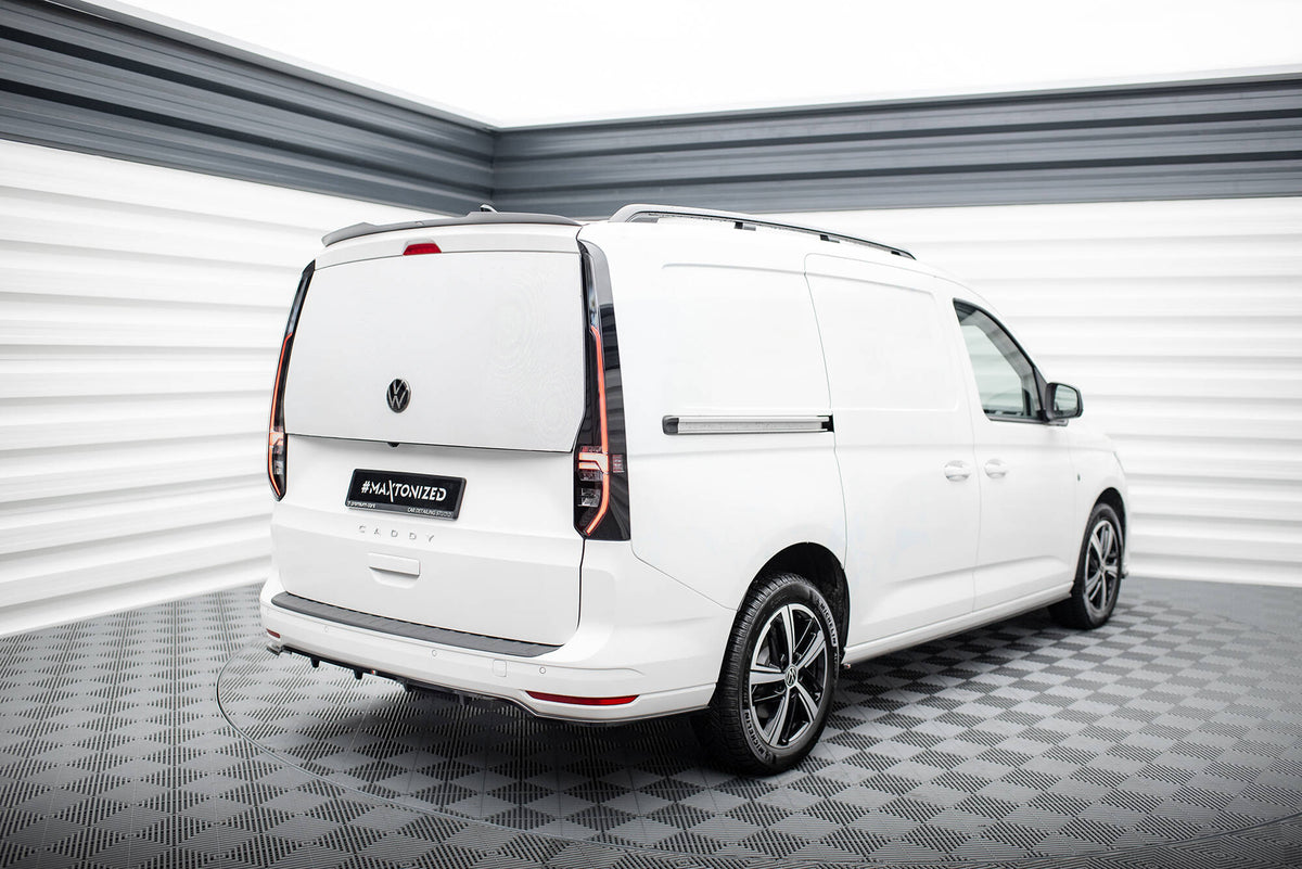 Detaljbilde av M-Maxton diffuser til VW Caddy Mk5 Maxi i ABS med nærbilde av overflate og tekstur