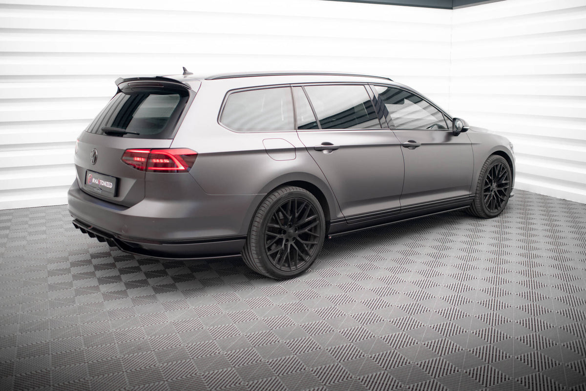 Nærbilde av vertikale stenger på diffuser til Volkswagen Passat R-Line B8
