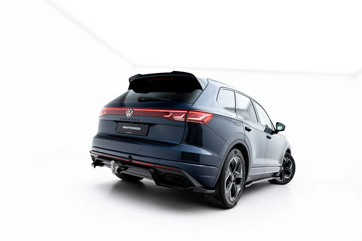 Bakre splitter montert på bakfangeren til Volkswagen Touareg Elegance Mk3
