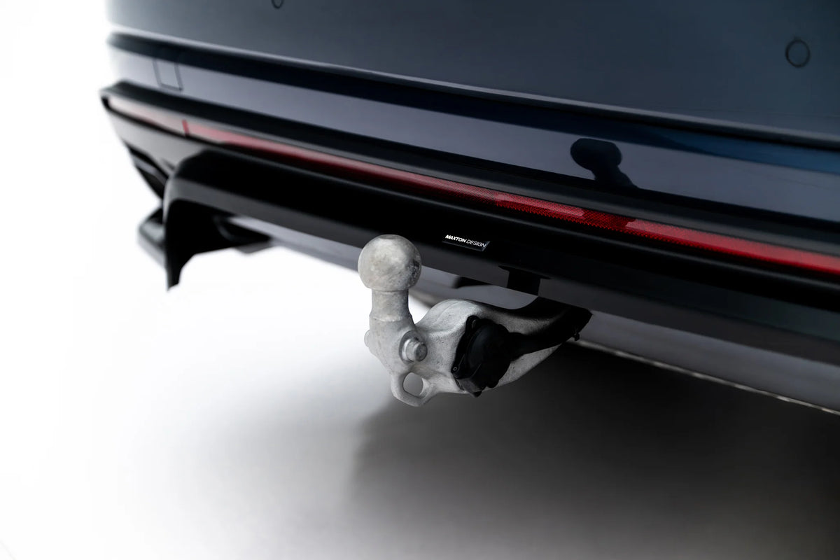 Detaljbilde av Gloss Black-finish på bakre splitter til VW Touareg Mk3