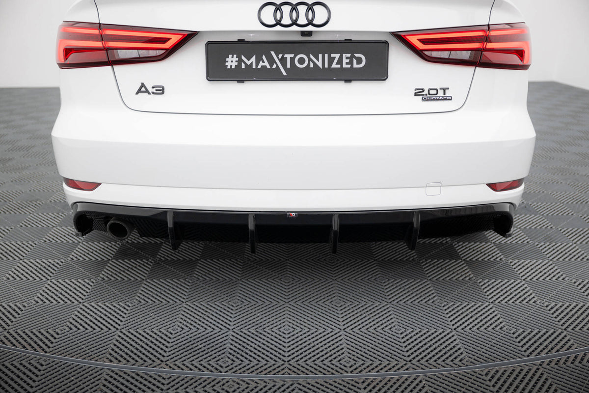 Maxton Design bakdiffuser for Audi A3 Sedan vist fra skrå vinkel
