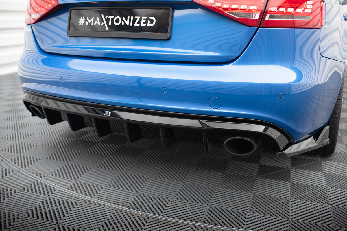 Bakre diffuser V2 til Audi A4 S-Line B8 sett rett bakfra i strukturert svart