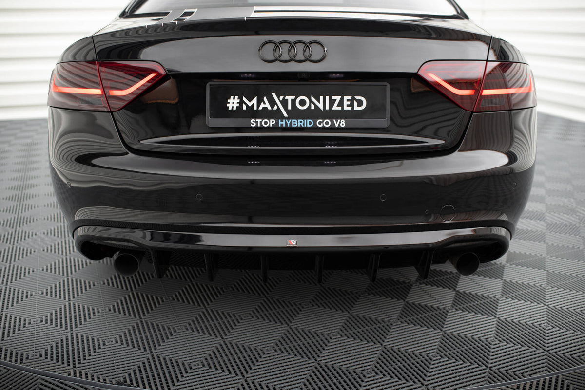 Bakre diffuser V2 fra Maxton Design til Audi A5 S-Line 8T sett skrått bakfra
