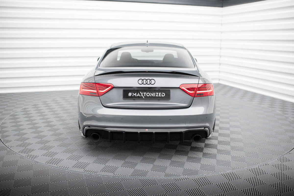 Maxton Design diffuser montert på Audi A5 S-Line Coupe i skrå vinkel