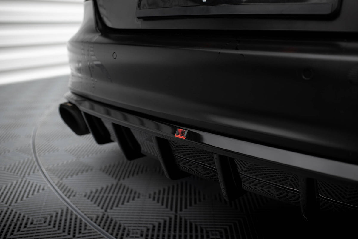 Bakvalance fra Maxton Design til Audi A7 S-Line C7 i nærbilde