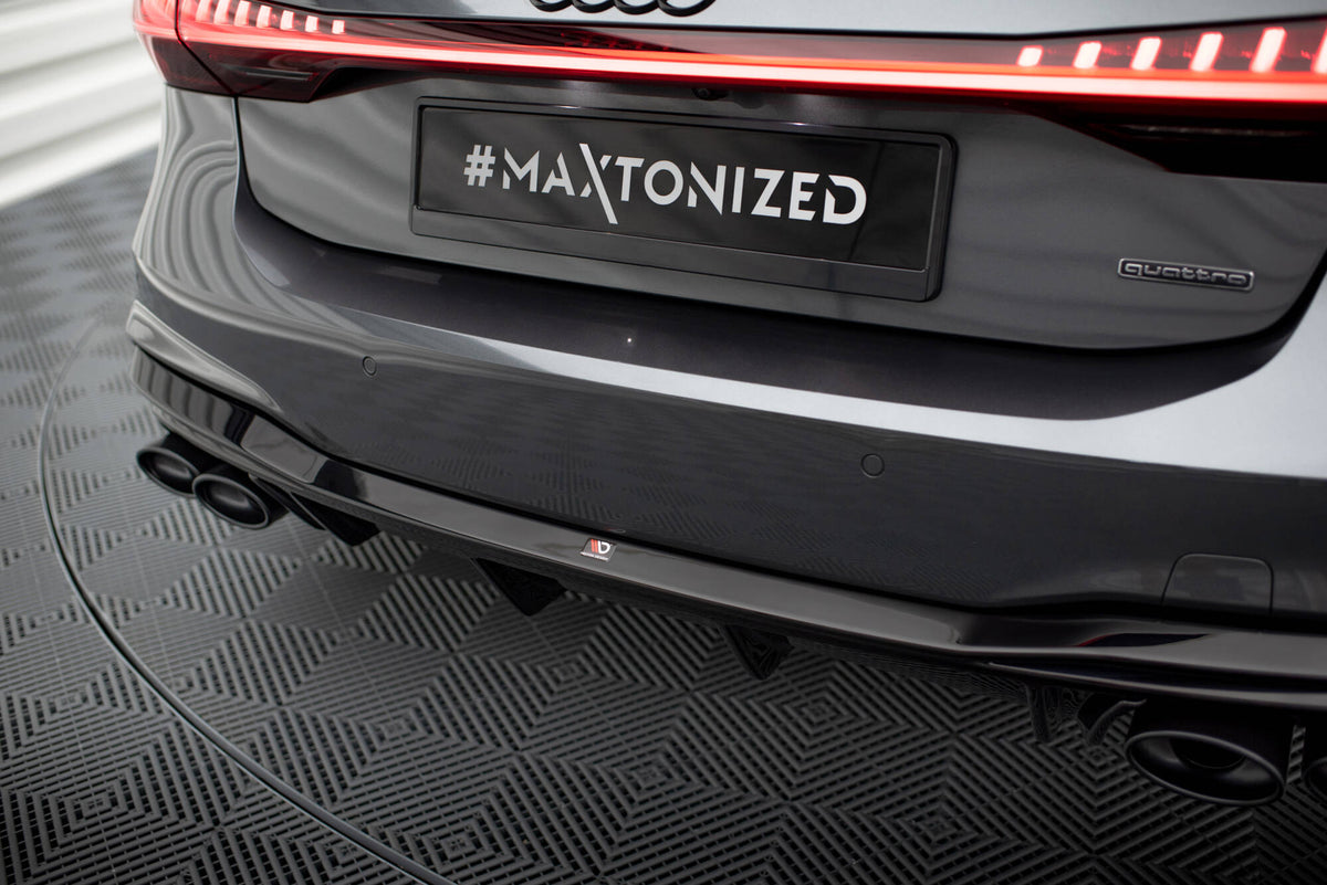 Maxton Design bakdiffuser montert på Audi A7 C8 S-Line, skrå vinkel bakfra
