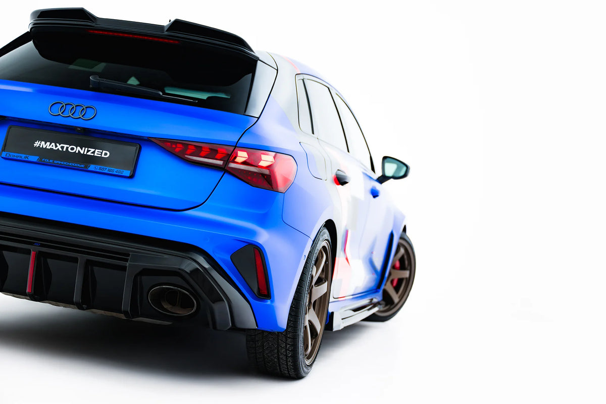 Diffuser til Audi RS3 8Y med plass til original reflektor