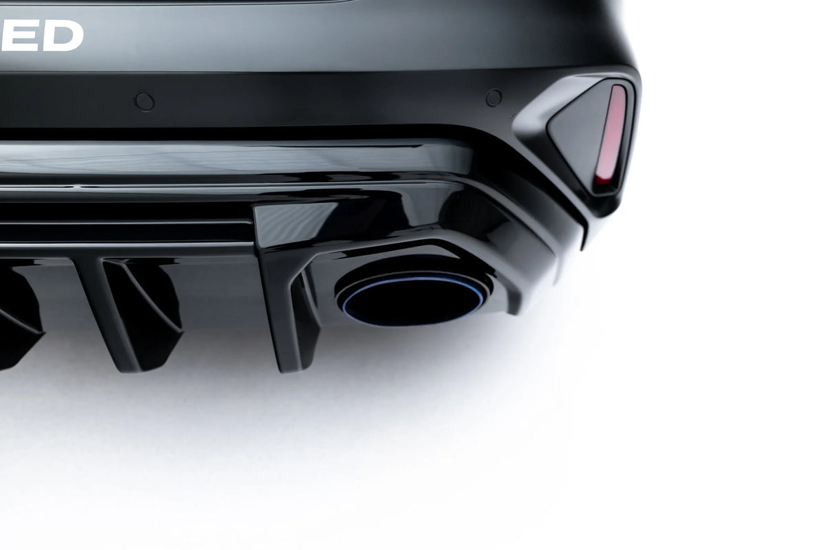 Detaljbilde av finner på diffuser til Audi RS3 Sedan 8Y Facelift