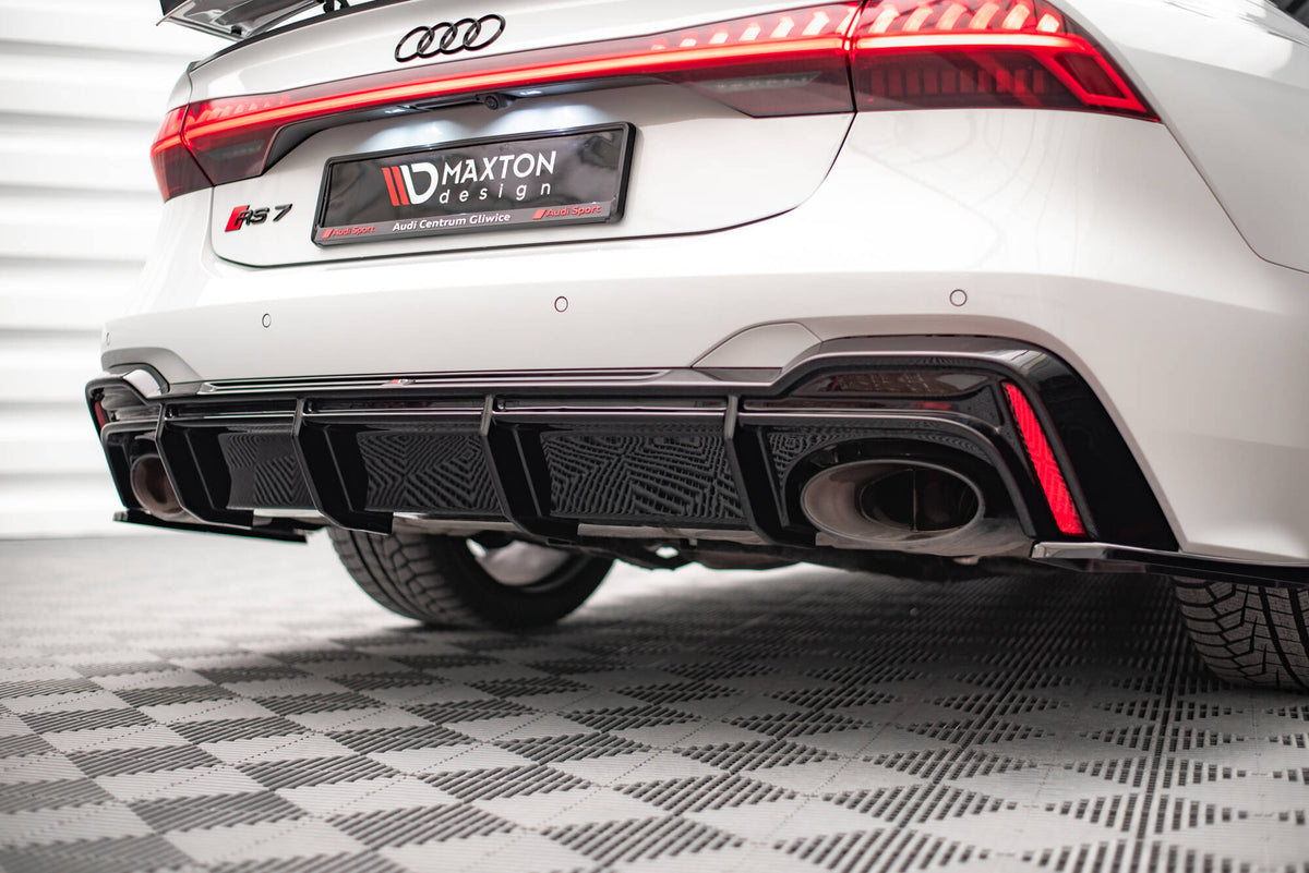 Diffuser Audi RS7 C8 sett bakfra med tilhengerfeste