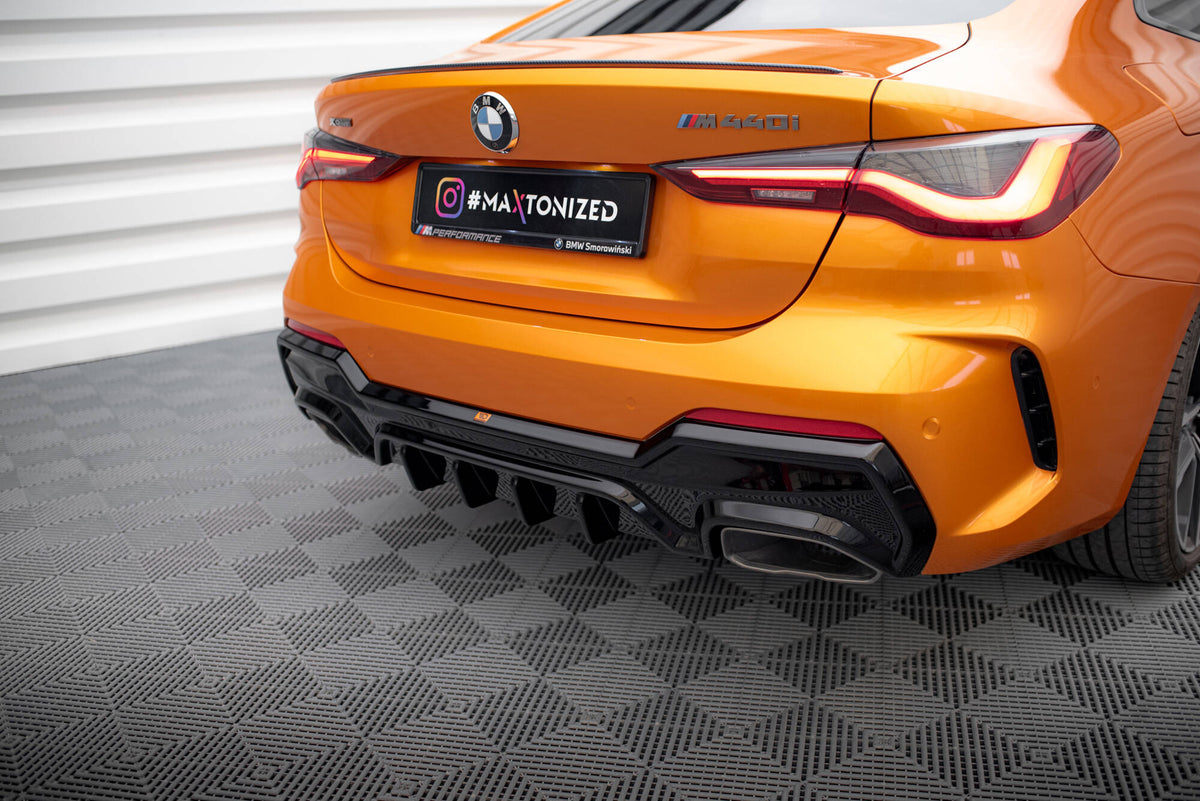 Diffuser til BMW M440i G22 G23 Facelift montert på bakfanger
