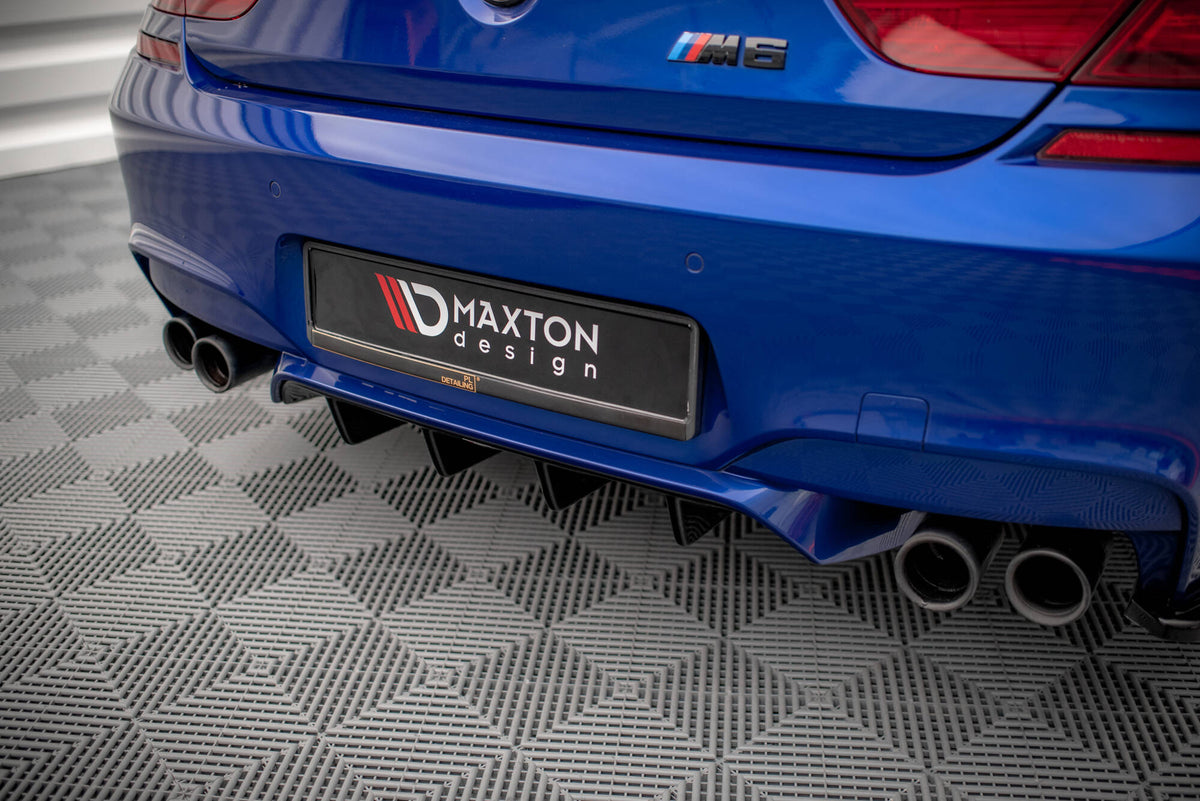 Diffuser til BMW M6 Gran Coupe F06 i strukturert svart, sett bakfra