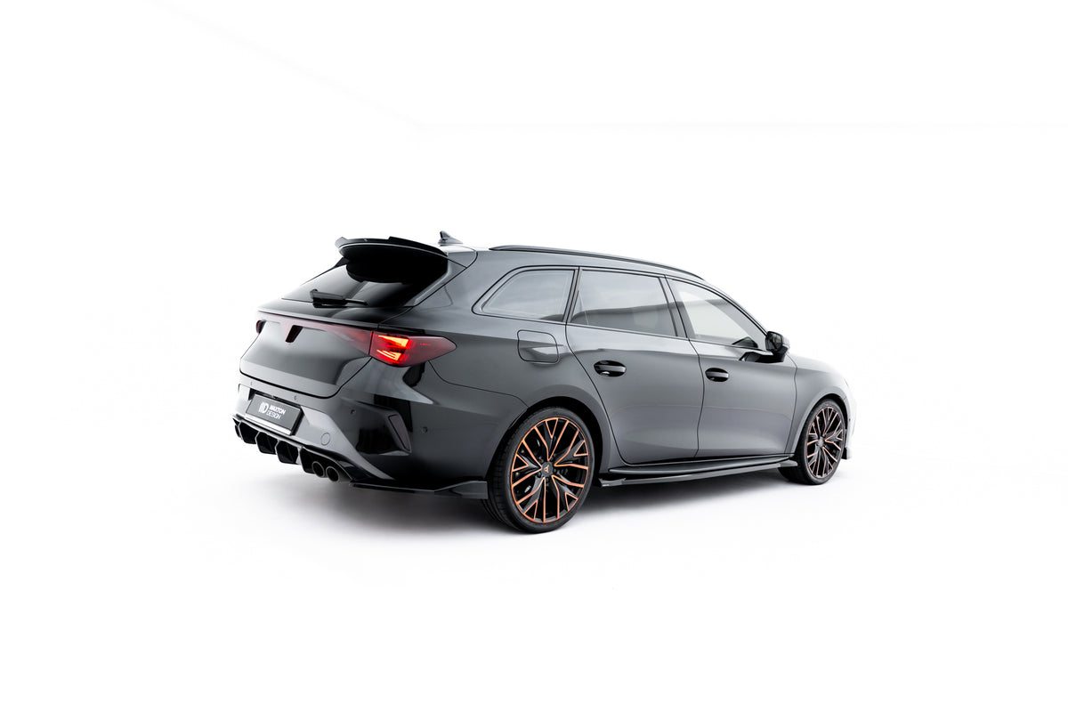 Blank sort diffuser for Cupra Leon ST Mk1 Facelift sett fra siden