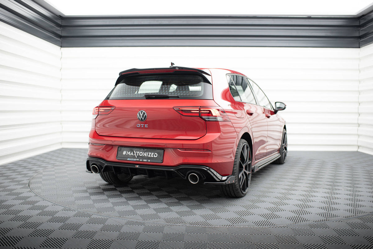Diffuser + Eksosender for VW Golf 8 GTE / R-Line Facelift sett skrått forfra