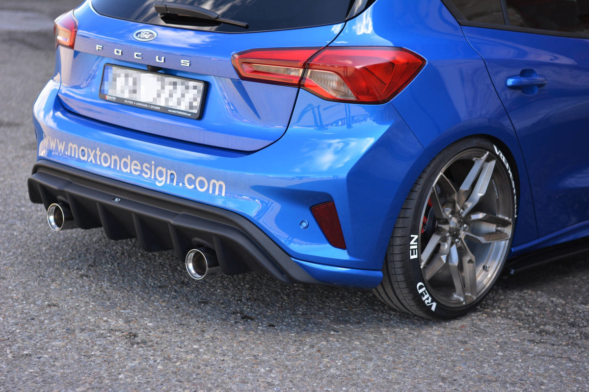 Bakre diffuser til Ford Focus MK4 ST-Line Hatchback sett bakfra