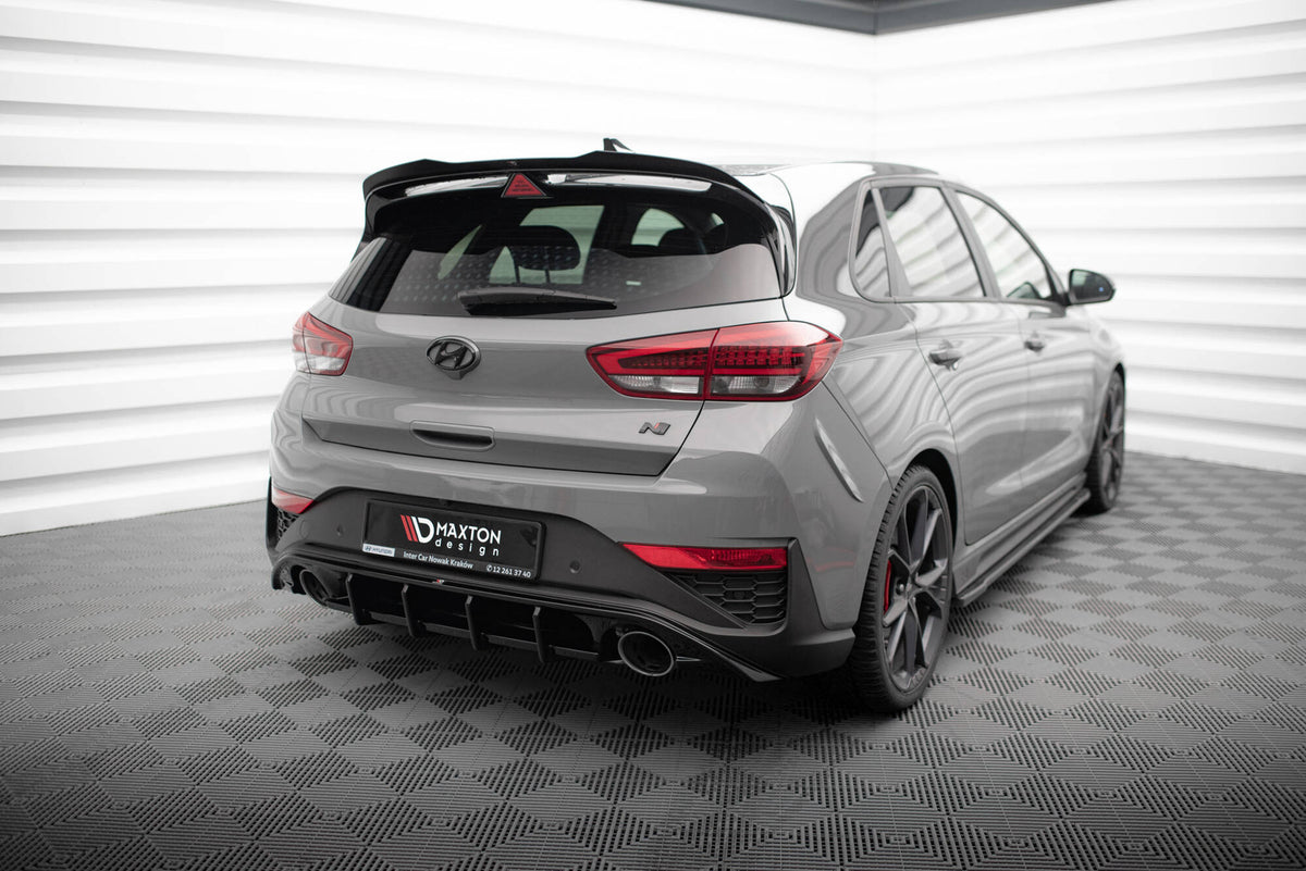 Diffuser til Hyundai i30 N Facelift i strukturert svart sett bakfra