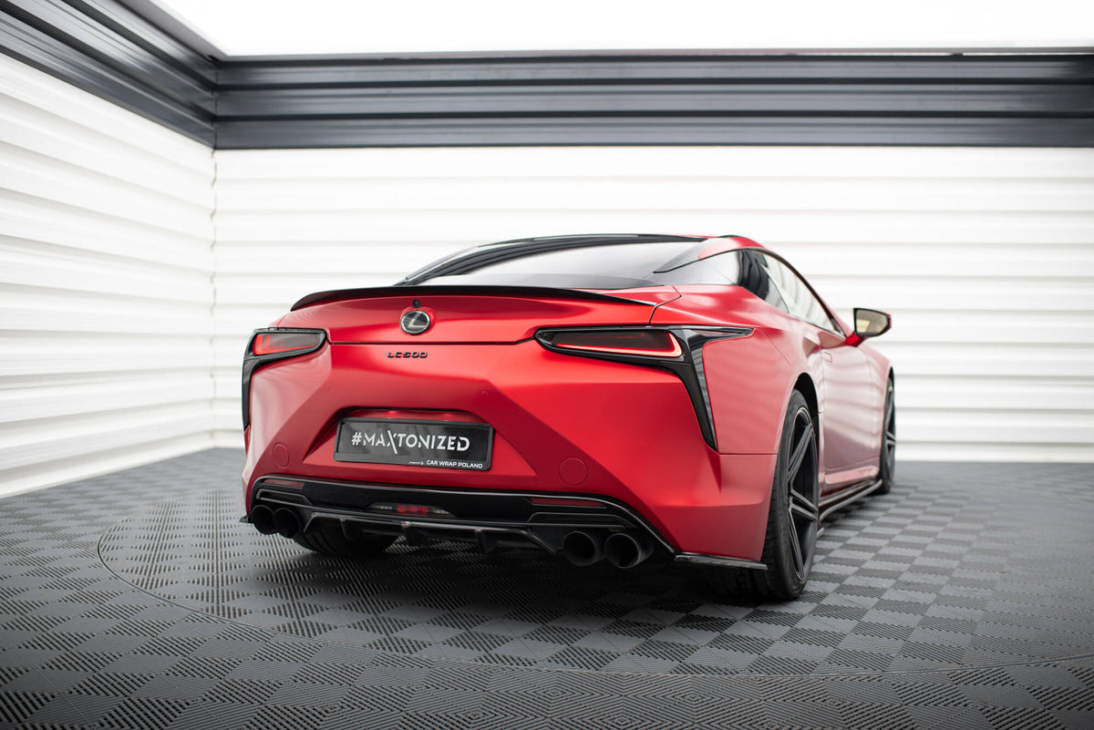 Bakre diffuser fra Maxton Design montert på Lexus LC 500, sett bakfra
