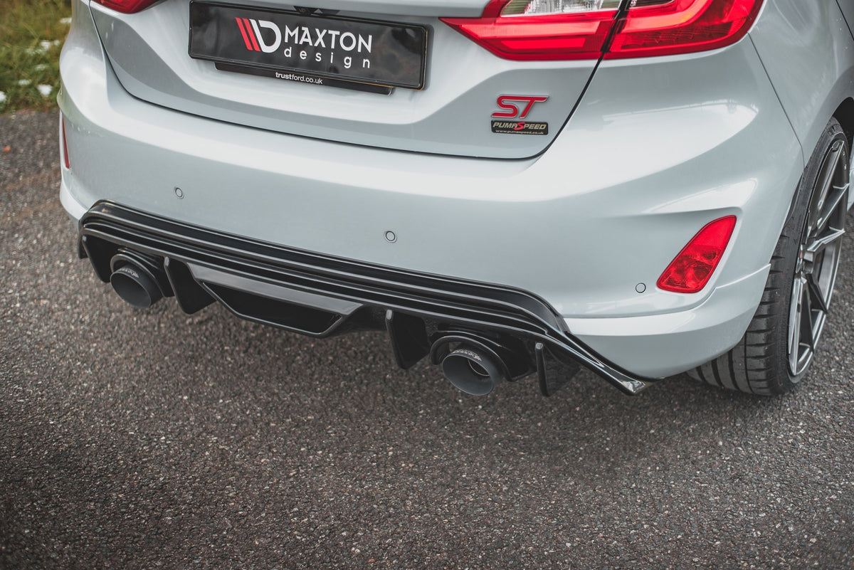 Diffuser med tosidig eksosforlengelse for Ford Fiesta ST Mk8 sett bakfra