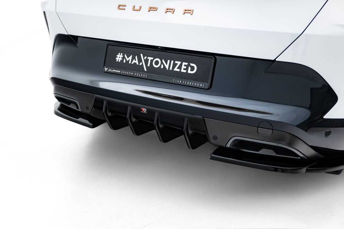Bakre diffuser V.2 i blank sort ABS til Cupra Formentor Mk1 Facelift