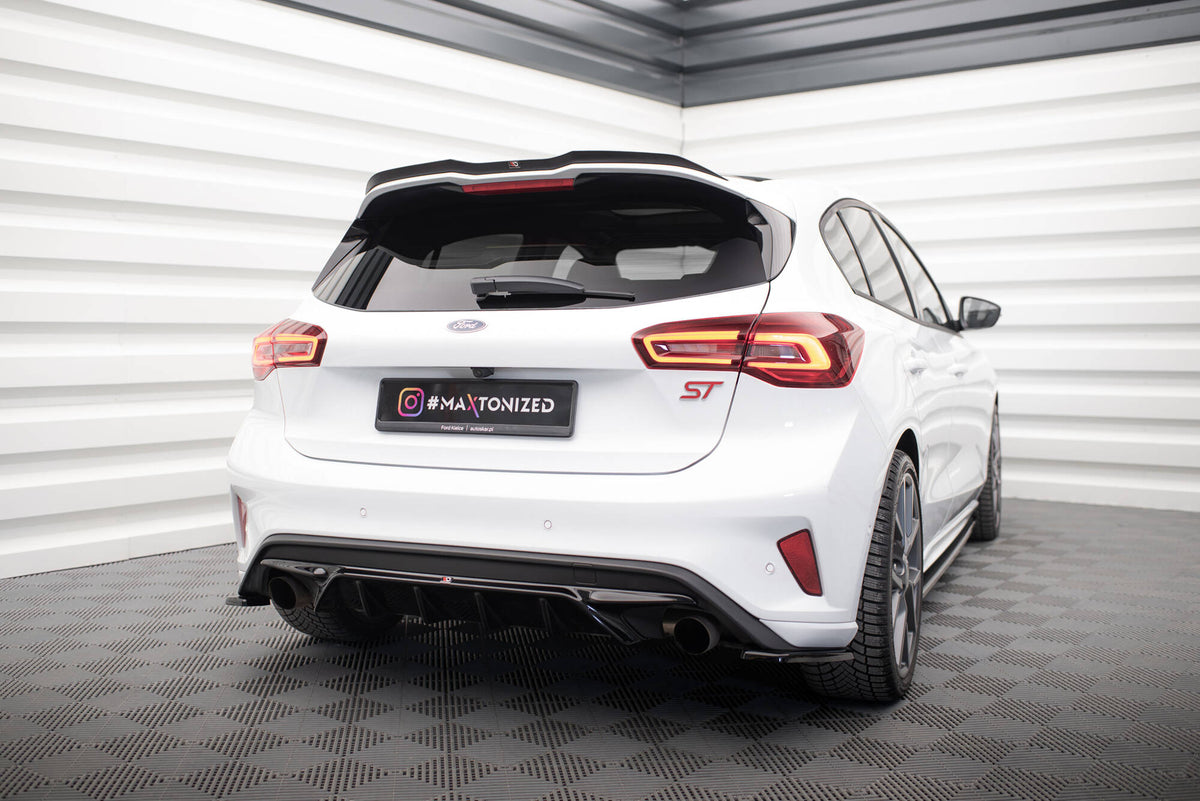 Diffuser V.2 til Ford Focus ST MK4 fra Maxton Design sett bakfra
