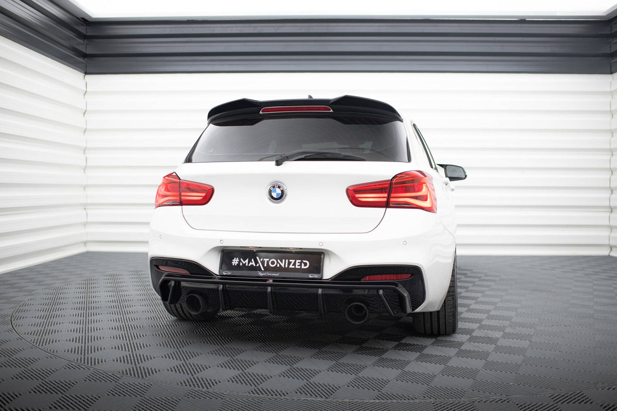 Diffuser BMW M140i F20 Facelift V.3 montert på bakre støtfanger i sort finish