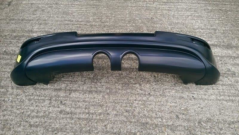 Støtfangerskjørt Bak VW Golf V R32 (2 Eksoshull) sett fra siden