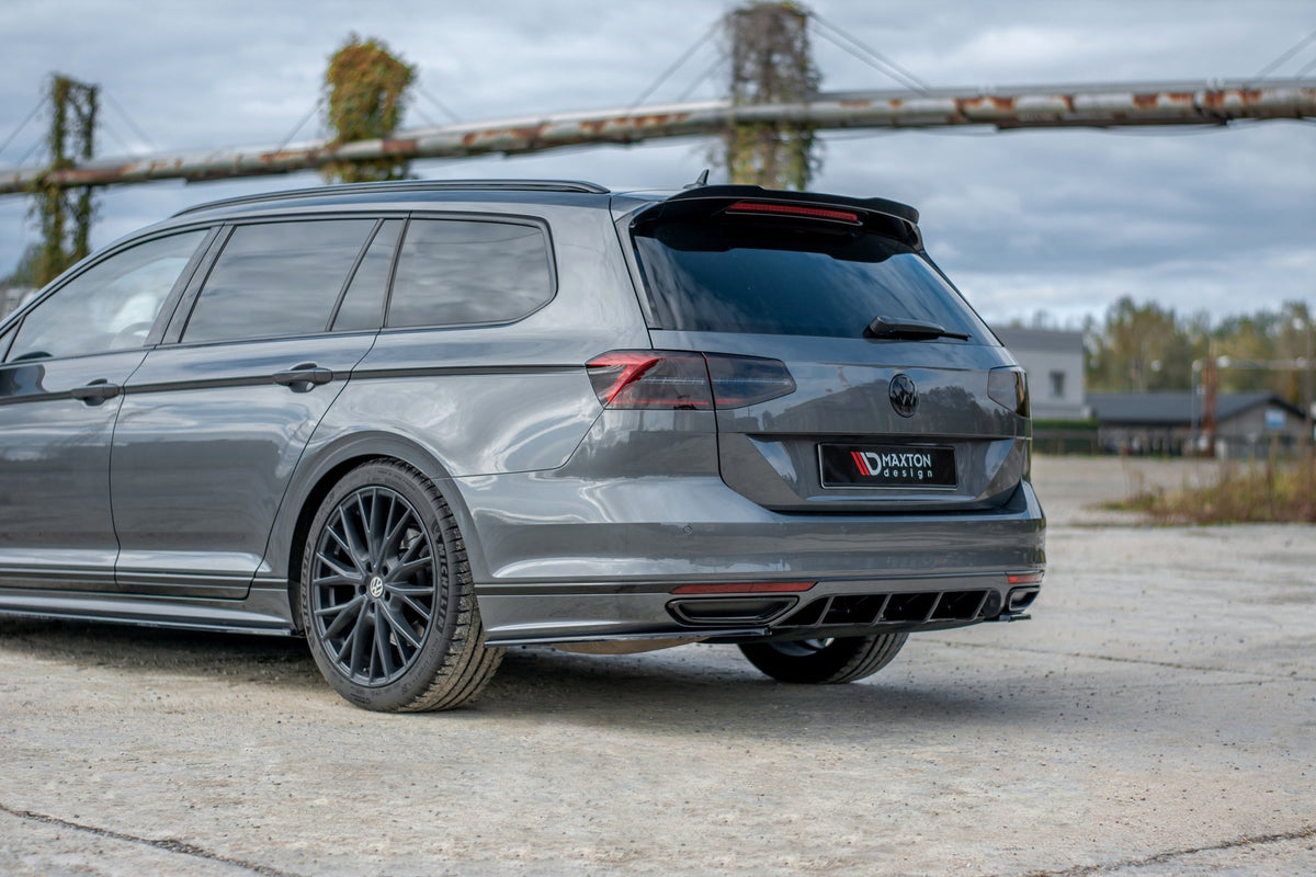 Diffuser montert på VW Passat R-Line B8 fra skrå vinkel