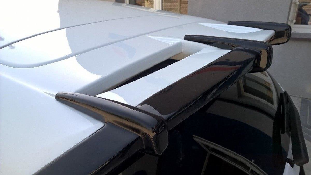 Takspoiler-leppe i glassfiber for Fiesta ST MK7 i nærbilde