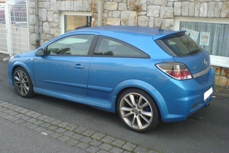 Sideskjørt Opel Astra H 3-Dør OPC Look (04-14) detaljbilde av profilen