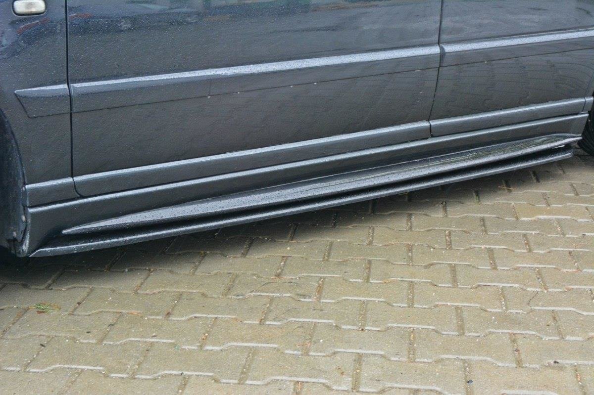 Maxton Design sidediffusor for Audi S4 B5, skrå vinkel fra siden