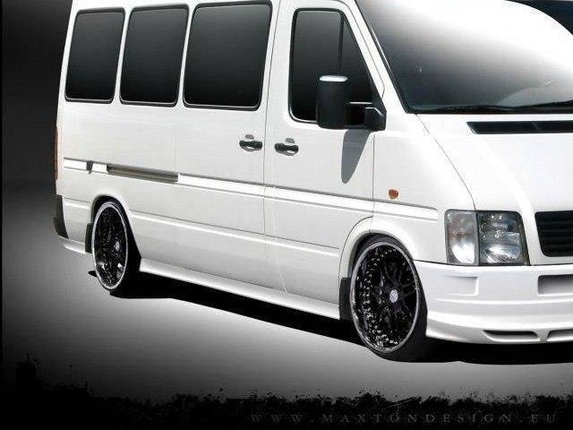 Maxton Design sideskjørt til Volkswagen LT i blank sort ABS-plast