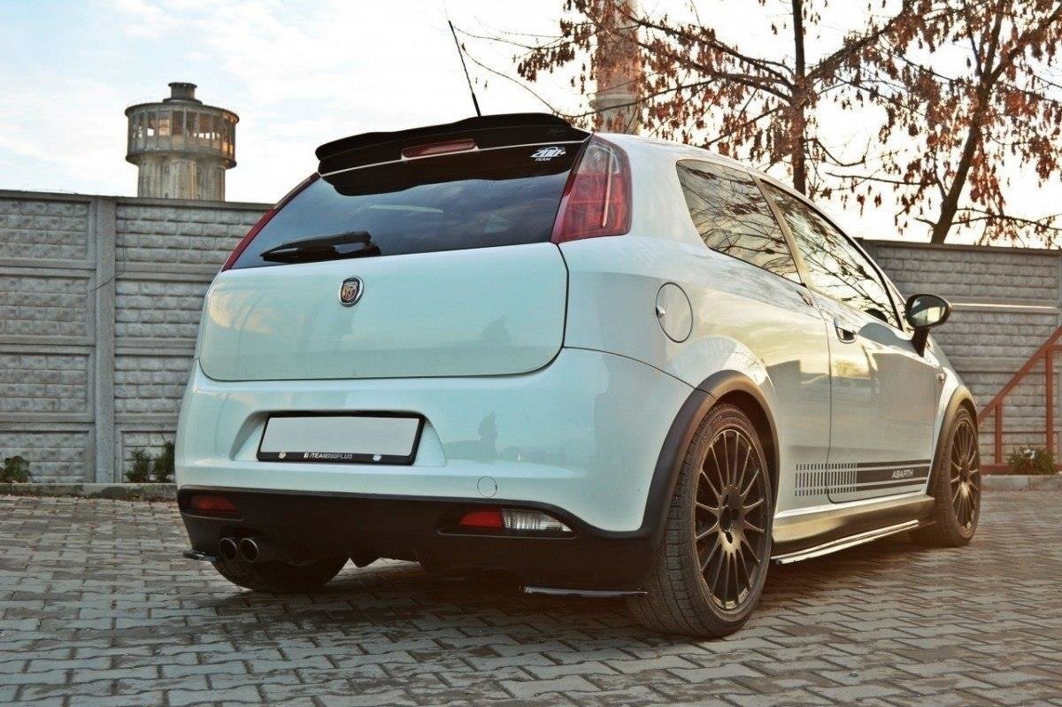 Takspoiler for Grande Punto Abarth vist fra skrå vinkel bakfra