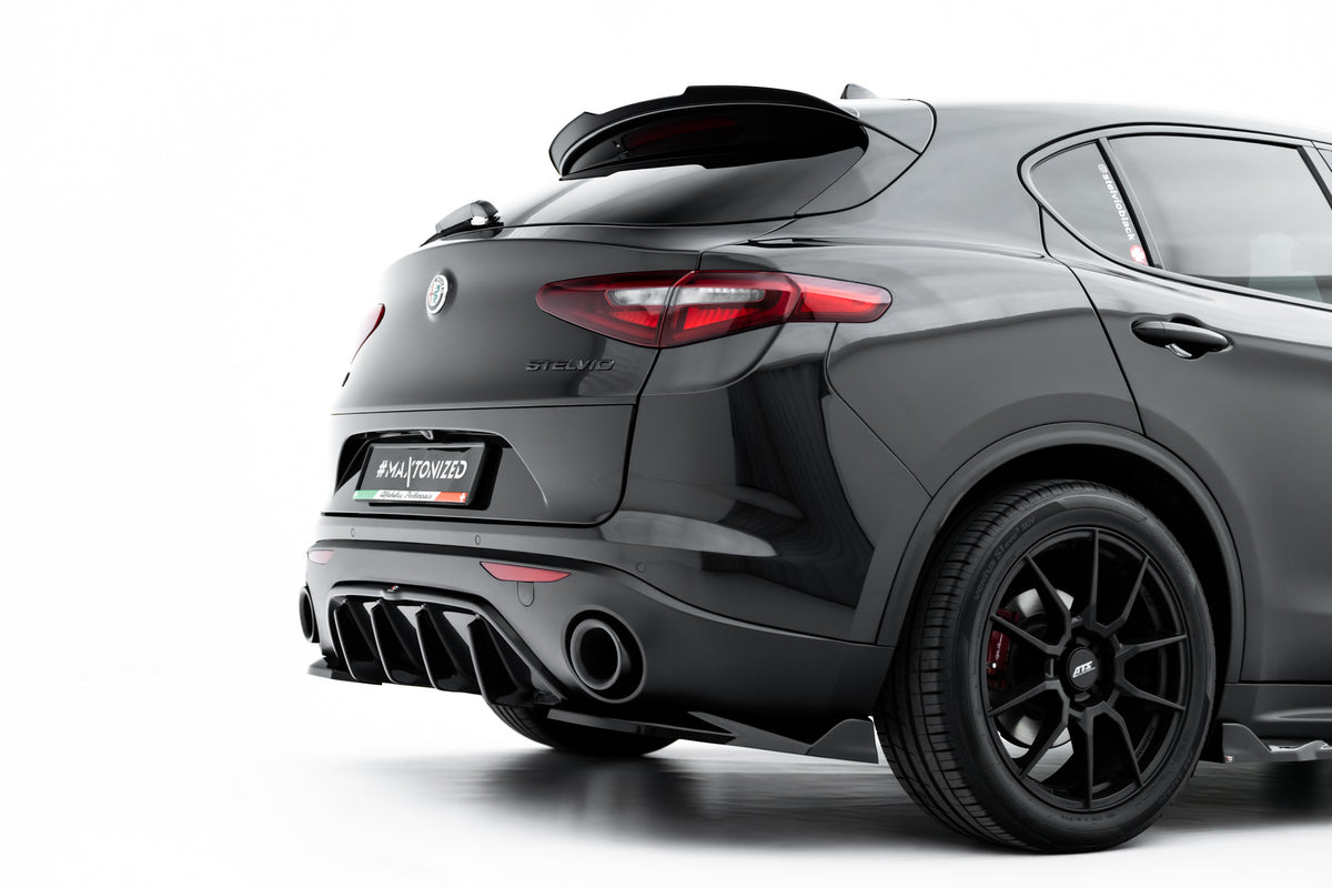Spoiler cap til Alfa Romeo Stelvio Mk1 fra Maxton Design, detaljbilde av finish