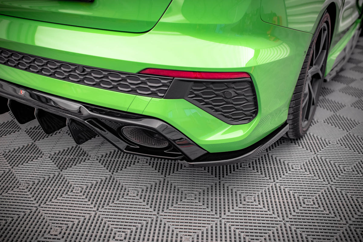 Materialdetalj av ABS-plast splittersett til Audi RS3 Sedan 8Y med UV-bestandig overflatefinish