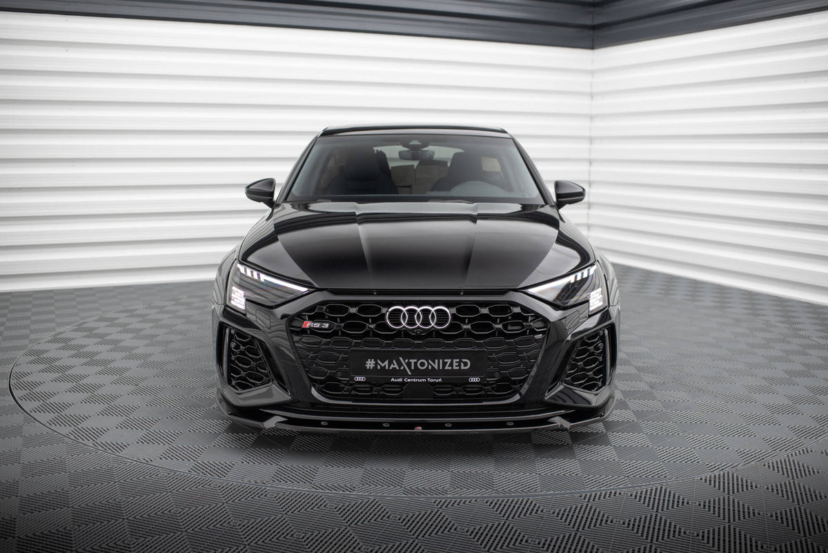 Splittersett Audi RS3 Sportback 8Y fra siden med markante sideskjørt langs terskelen