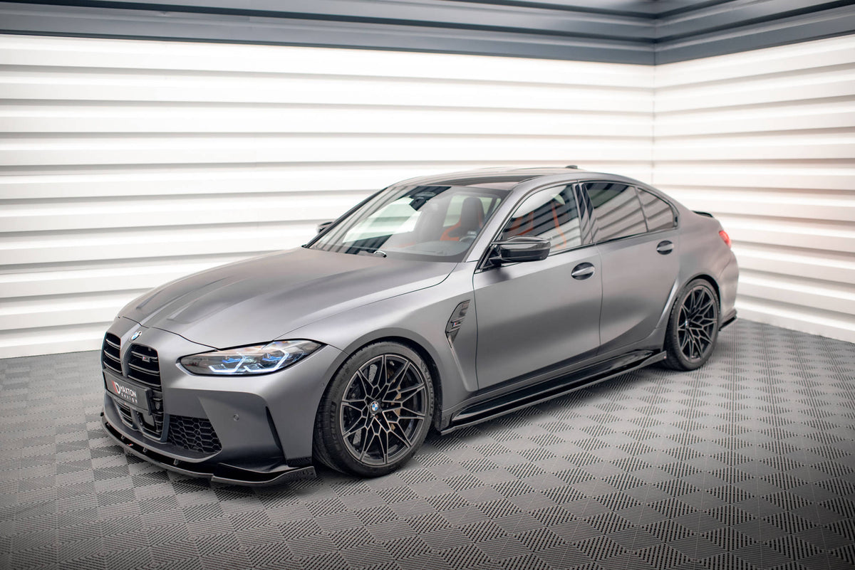 Splittersett for BMW M3 Sedan G80, alle fire deler vist samlet på hvit bakgrunn