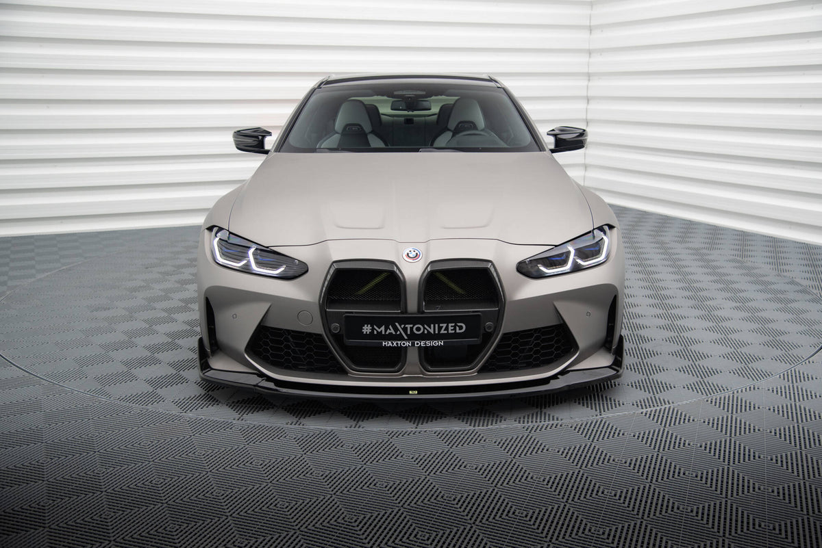 Sideskjørt fra splittersett til BMW M4 Coupe G82 montert på bilen sett i lengderetning
