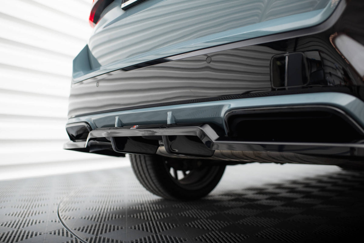 BMW X1 U11 M-Pakke med Maxton Design splittersett sett fra høyre side i profil