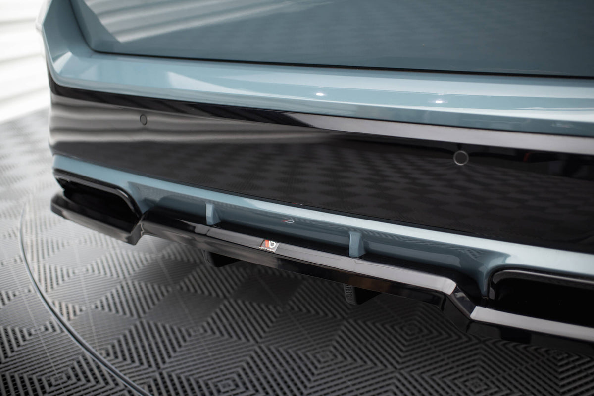 Splittersett Maxton Design BMW X1 U11 M-Pakke – helhetlig utseende sett bakfra i vinkel