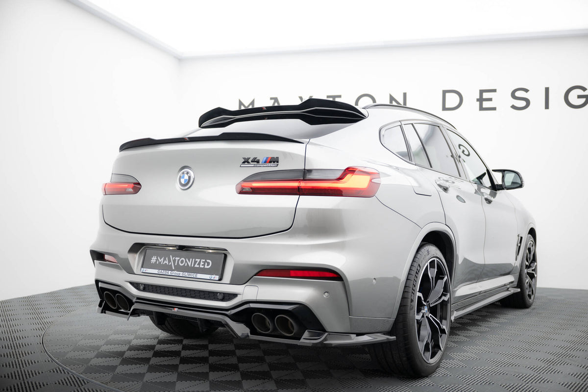 Splittersett BMW X4 M F98 sett fra siden, detaljer synlige