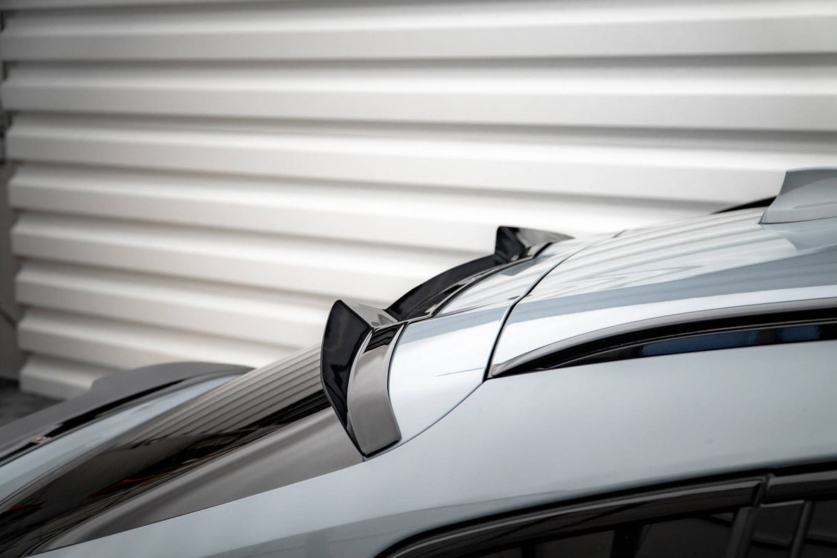 Splittersett BMW X4 M F98 sett fra siden, detaljer synlige