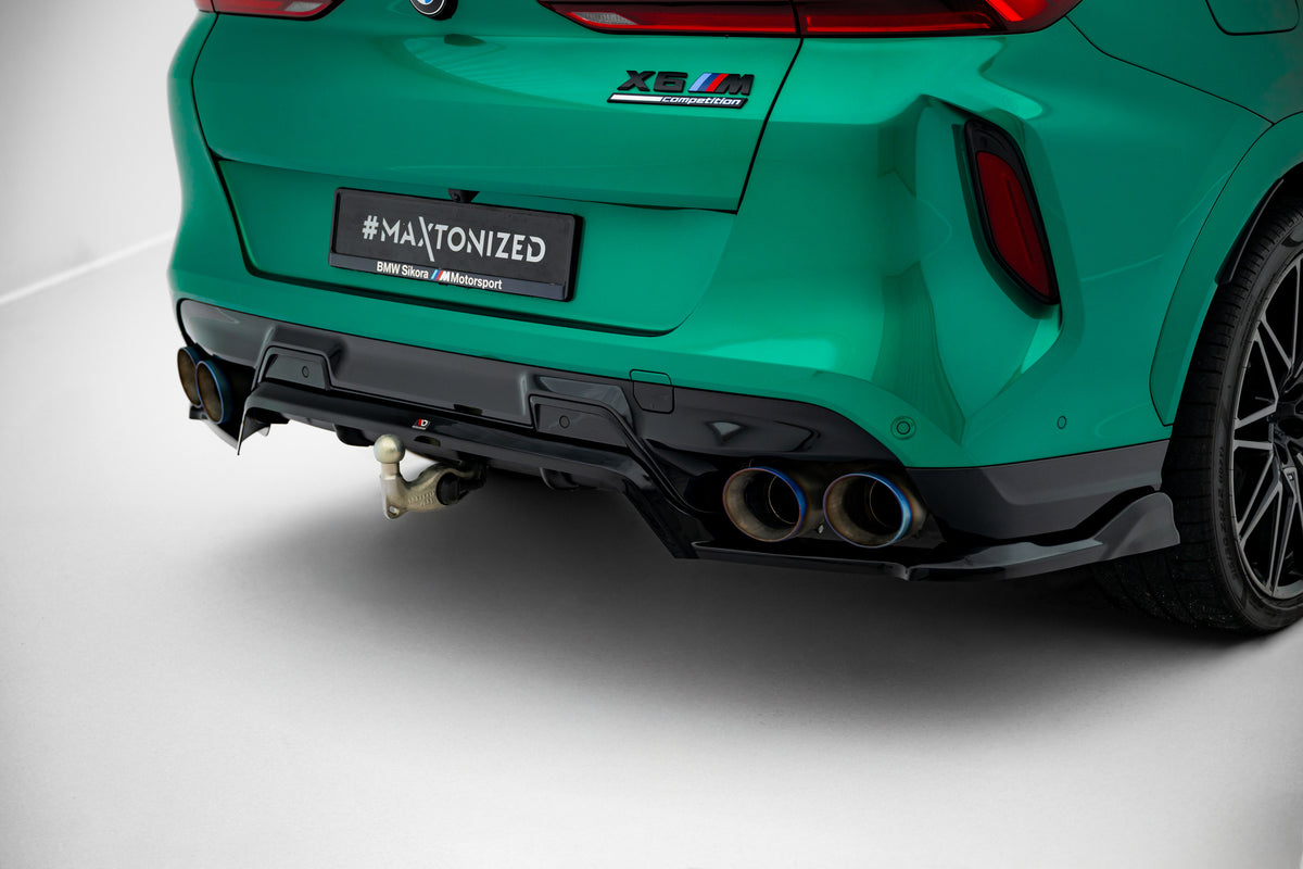 Splittersett BMW X6 M F96 Facelift montert forfra, skarp V-profil
