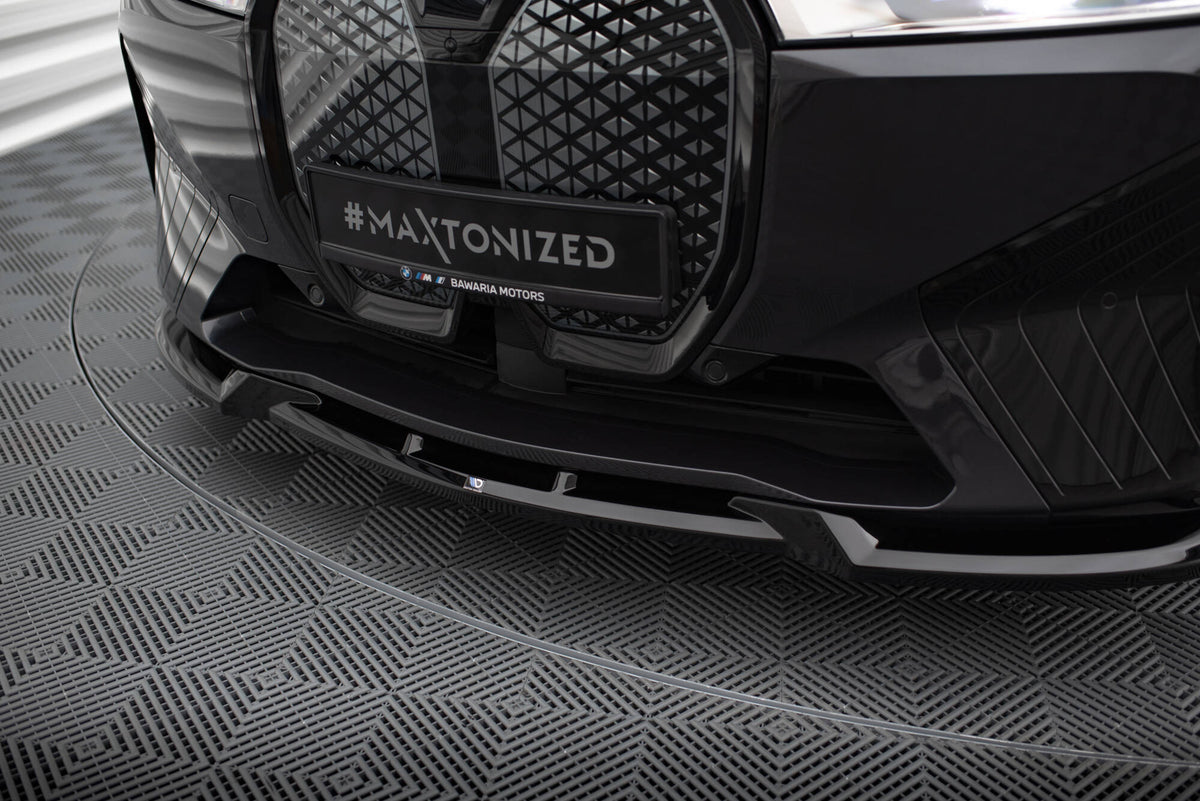 BMW iX i20 bakparti med Maxton bakre splitter montert