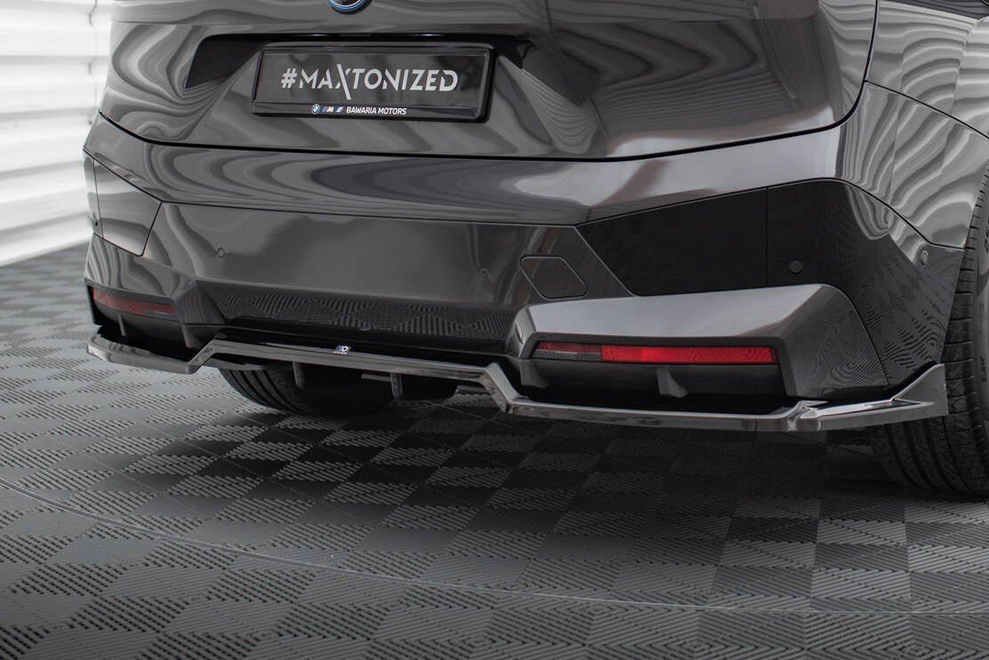Maxton Design splittersett for BMW iX M-Pack, monteringsillustrasjon