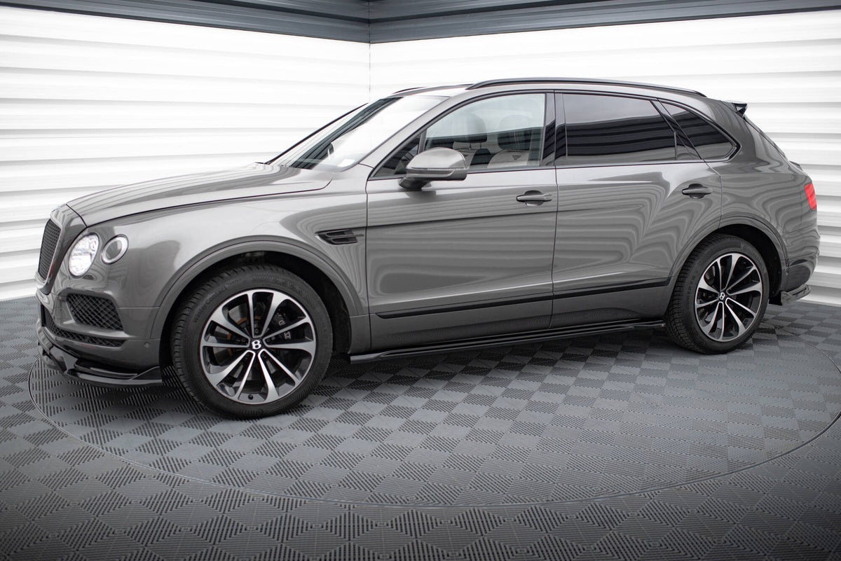 Splittersett til Bentley Bentayga Mk1 sett forfra med front splitter montert