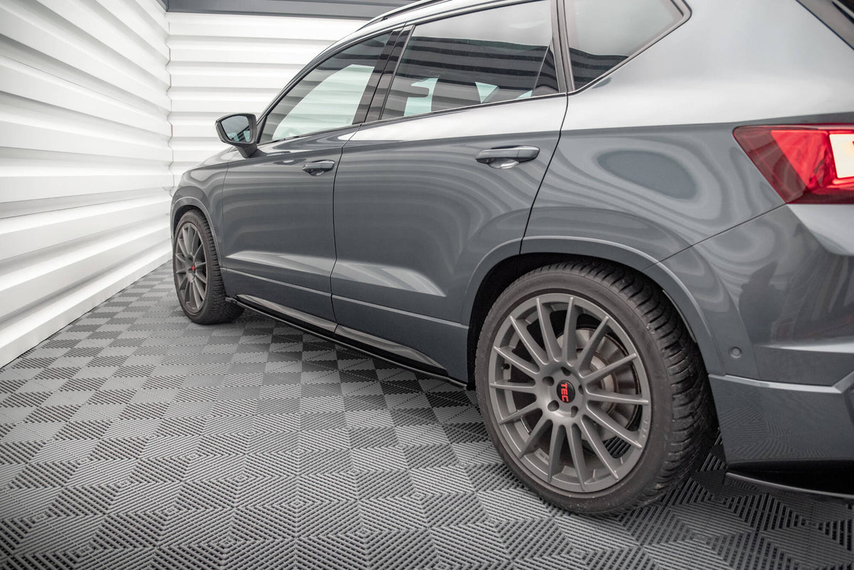 Front splitter fra Maxton Design montert på Cupra Ateca MK1 i nærbilde